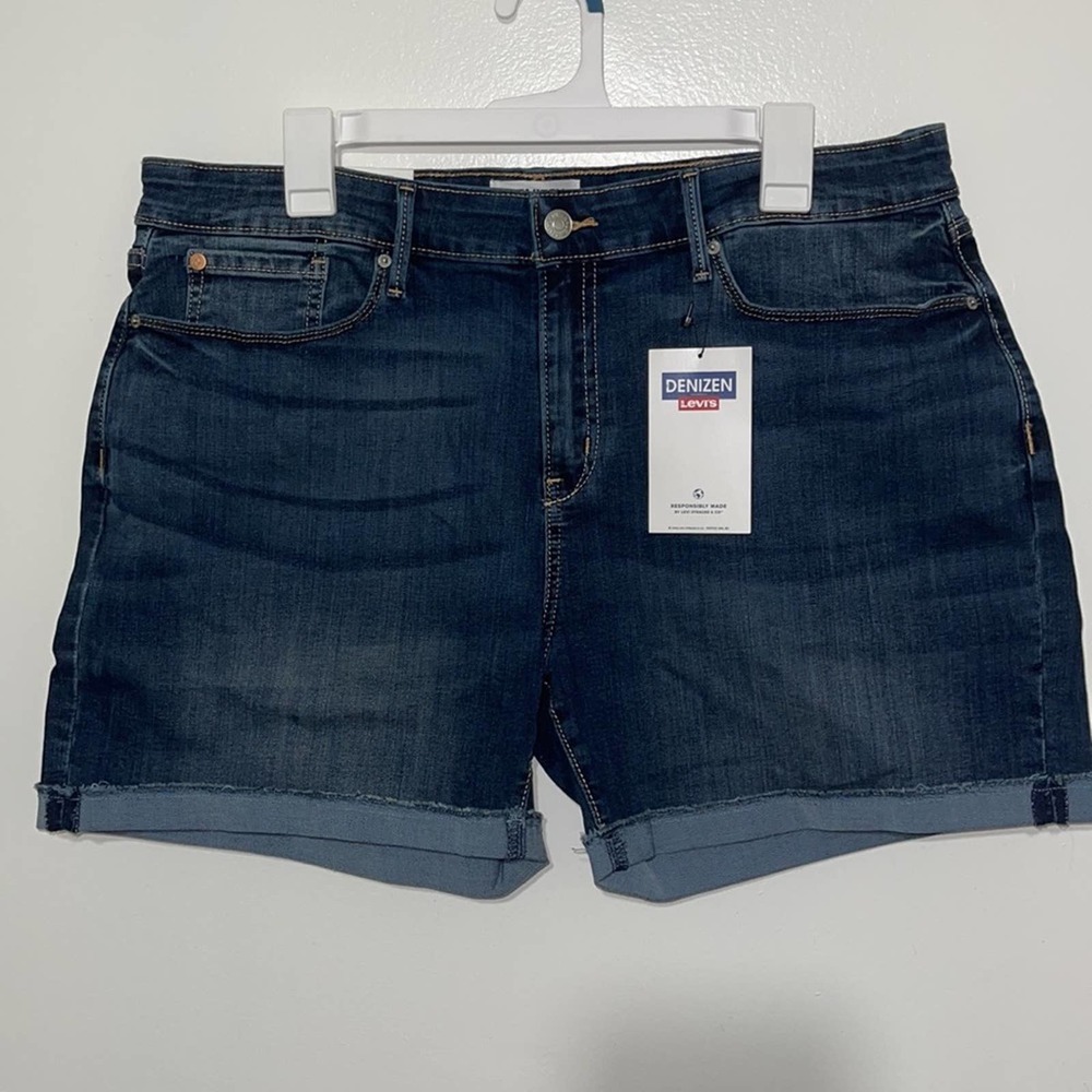 Dnizen from Levi's Women's Plus Size Mid-Rise 5" Jean Shorts NWT SZ 18 - Picture 4 of 6